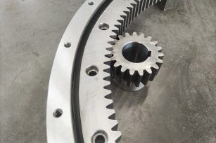 回轉驅動中大小齒輪的齒硬度為什么要存在差異？